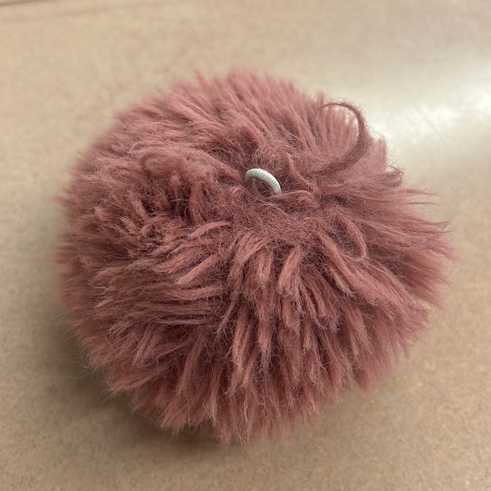 Keychain pink puffball